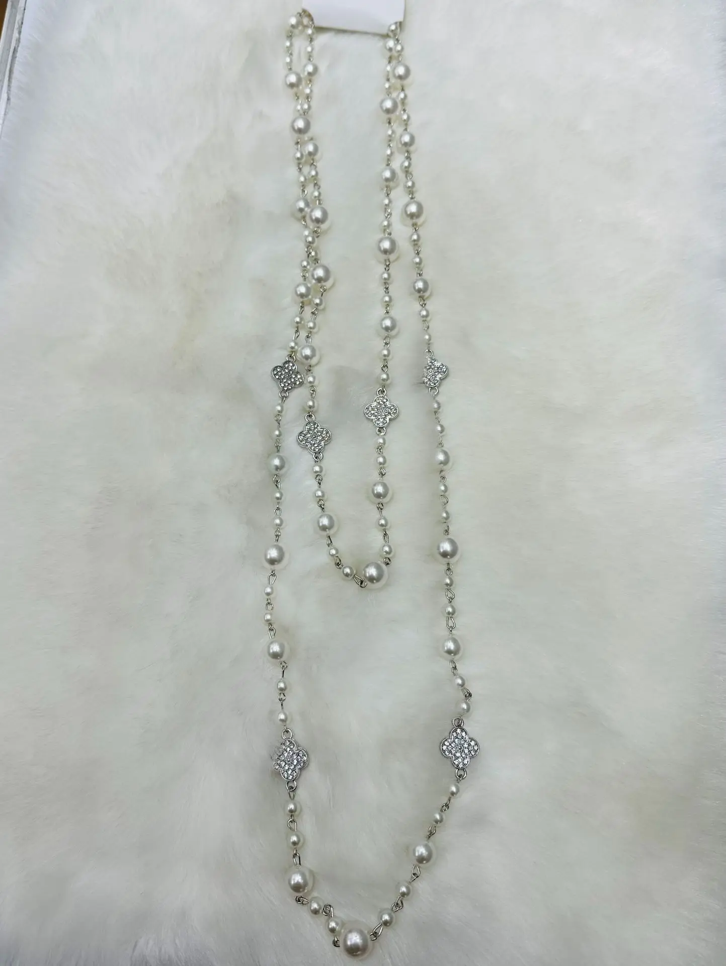 สร้อยคล้องเสื้อไหมพรมยาวประดับ - String Of Pearls Plant บทวิจารณ์และราคา